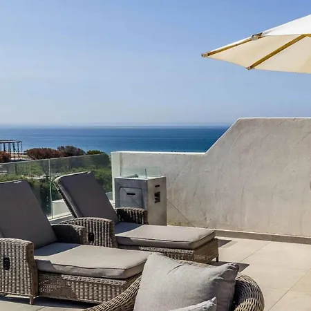 Luxury With 3 Bedrooms In *