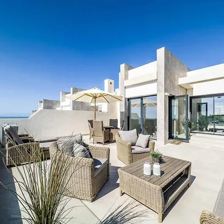 Luxury With 3 Bedrooms In