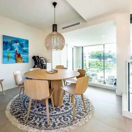 Luxury With 3 Bedrooms In Apartment Marbella