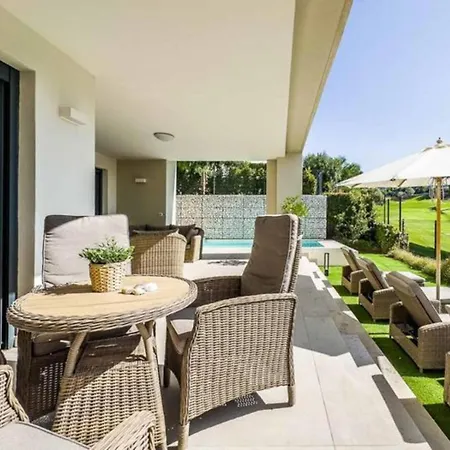Luxury With 3 Bedrooms In