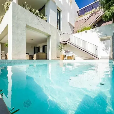 Luxury With 3 Bedrooms In Apartment *